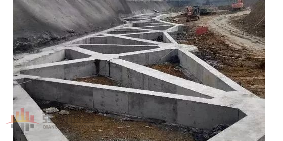 基坑支护混凝土支撑梁施工工序